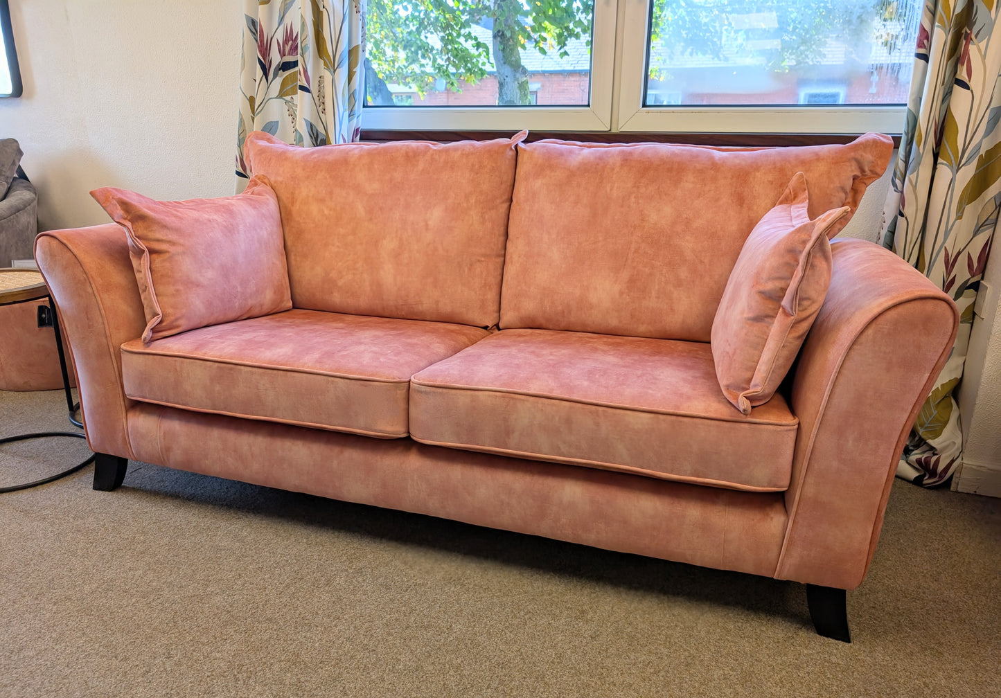 Halifax 3 seater sofa in coral 